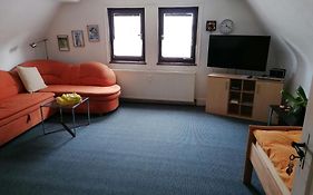 Grosses Gaestezimmer Mit Kuehlschrank